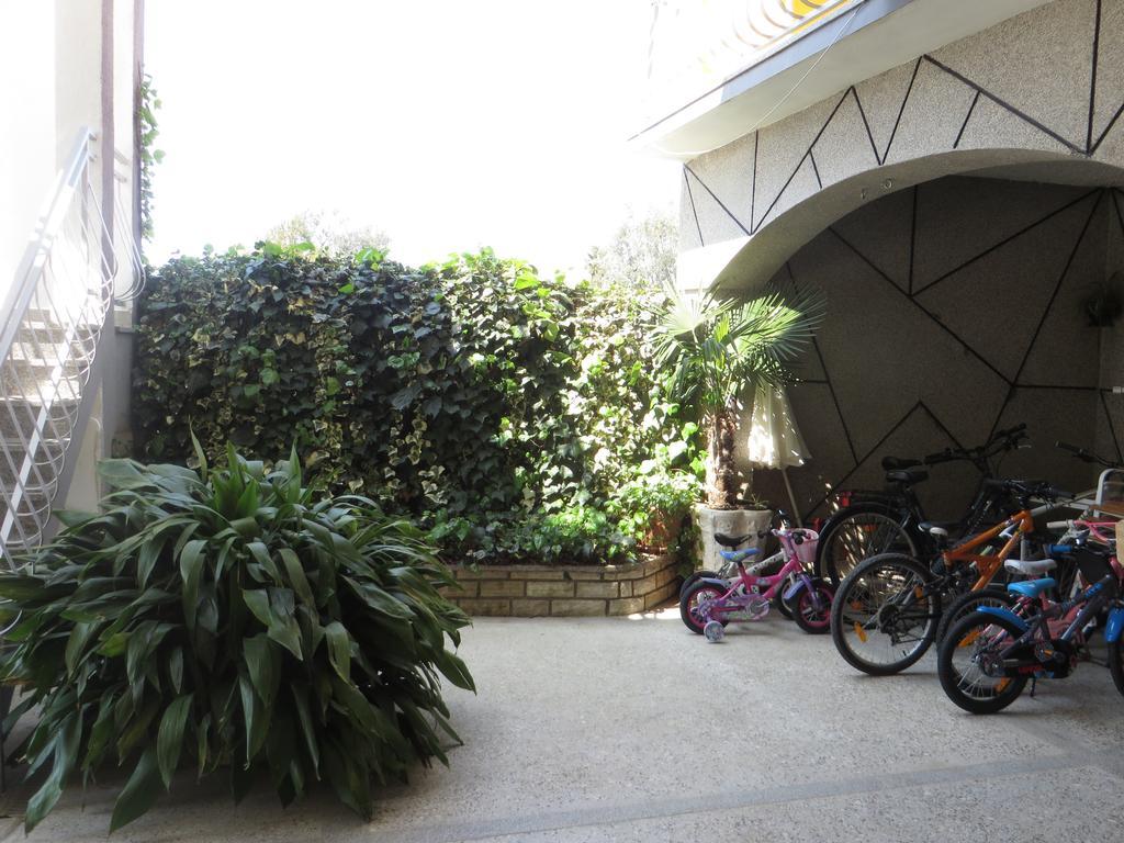 Apartments Tonka Pakoštane エクステリア 写真