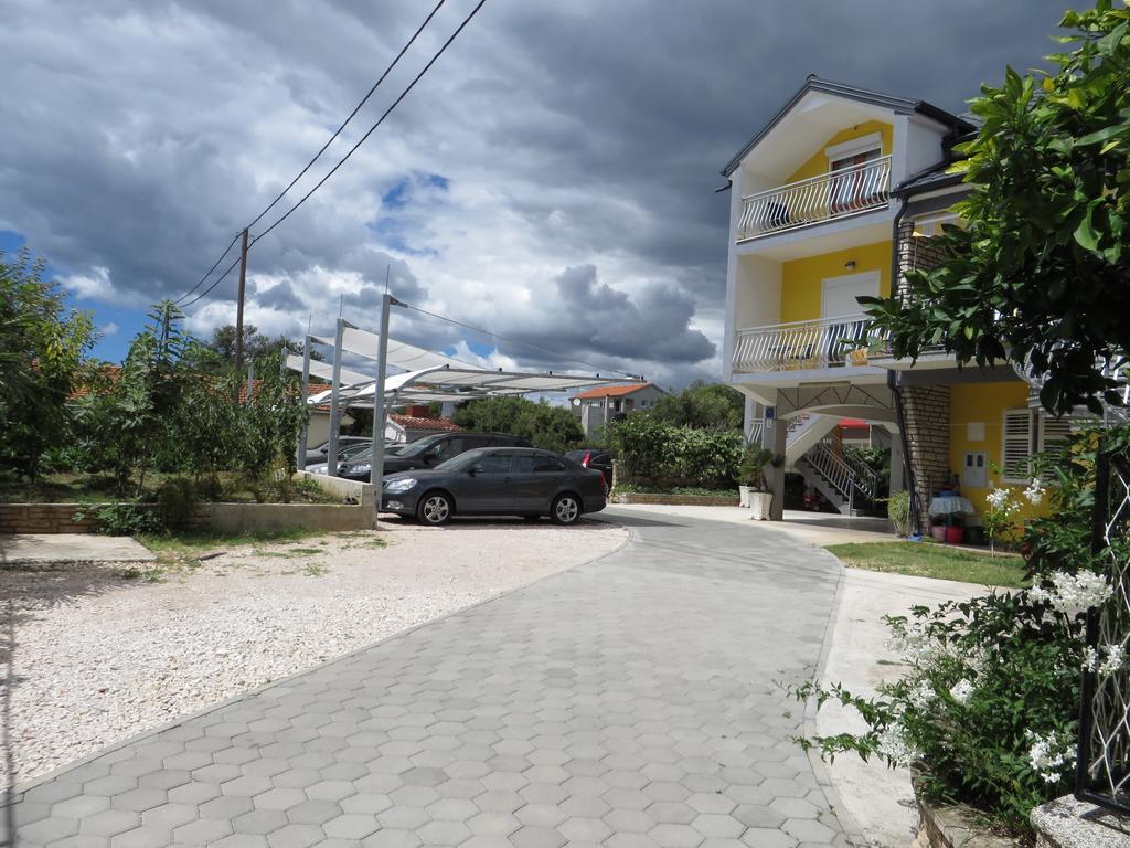 Apartments Tonka Pakoštane エクステリア 写真